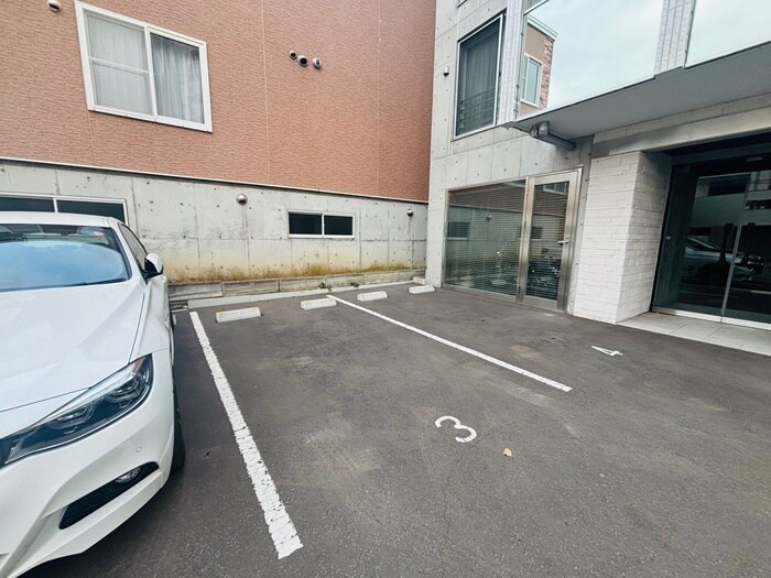 イール南円山の物件外観写真