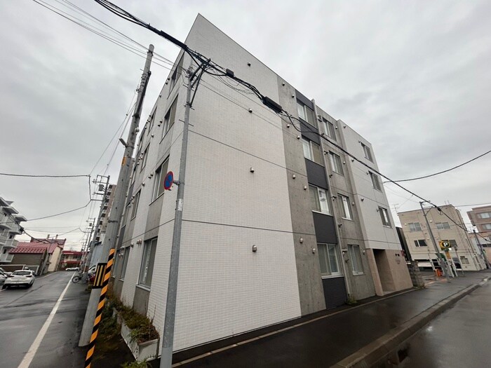 Ta-Ri-Ru学園前の物件外観写真