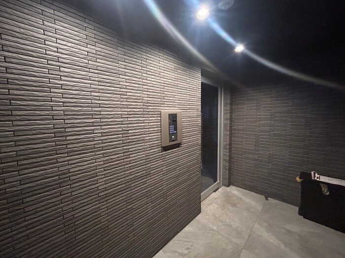 Ta-Ri-Ru学園前の物件外観写真