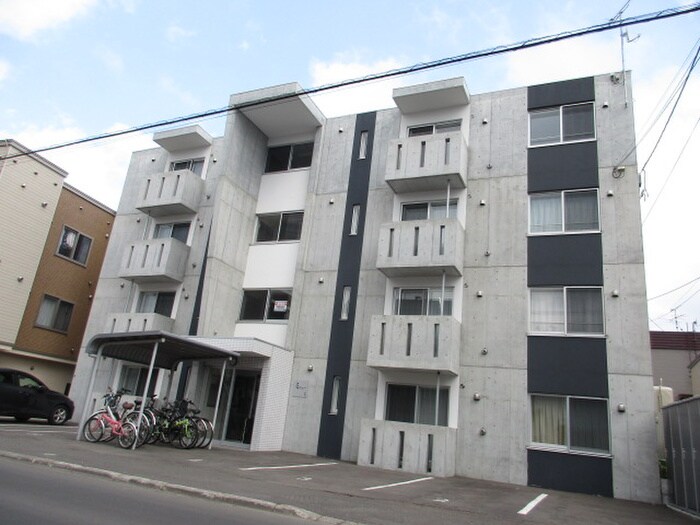 ミリュー本町の物件外観写真