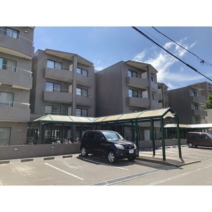 カピテ－ヌ円山の物件外観写真