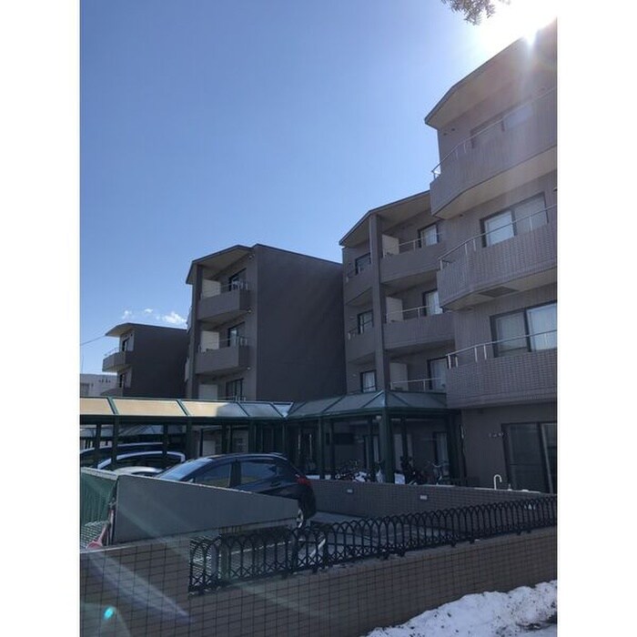 カピテ－ヌ円山の物件外観写真