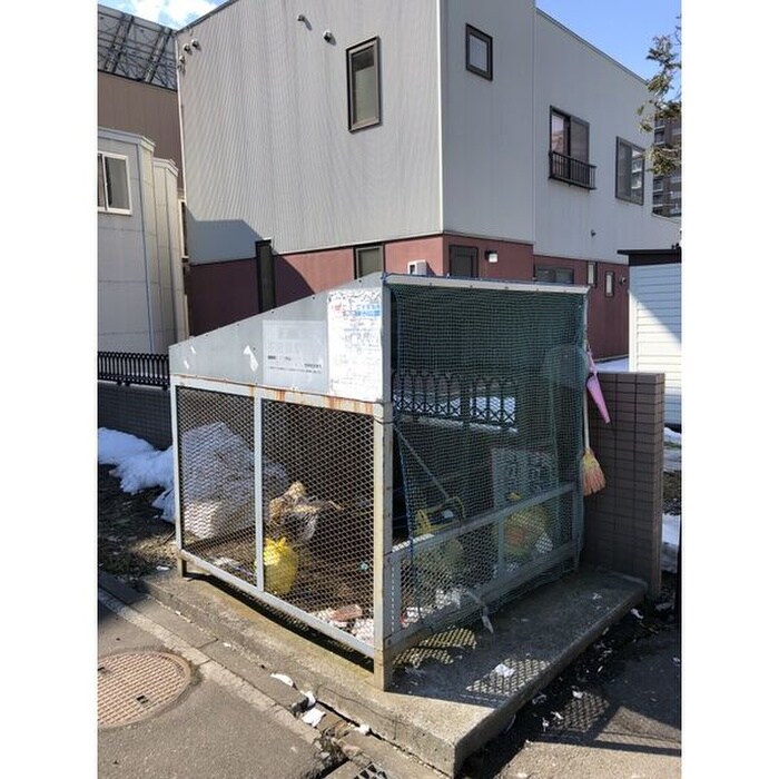 カピテ－ヌ円山の物件外観写真