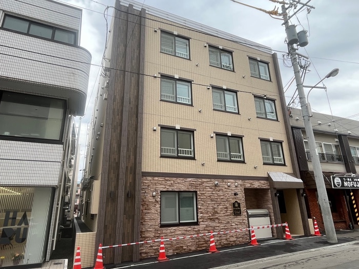 グランメール　南平岸駅前の物件外観写真