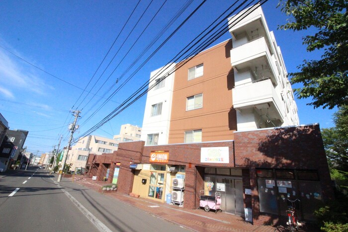 アンロワイヤルの物件外観写真