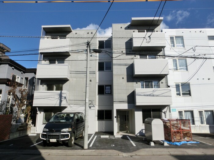 グランディール南郷１３の物件外観写真