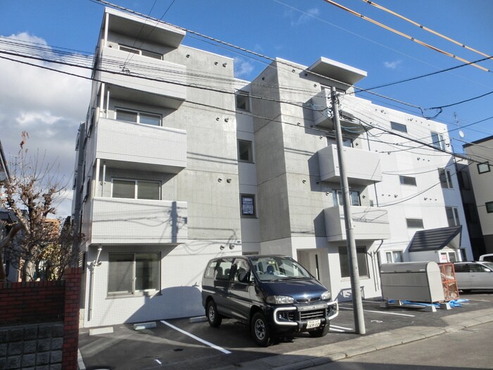 グランディール南郷１３の物件外観写真