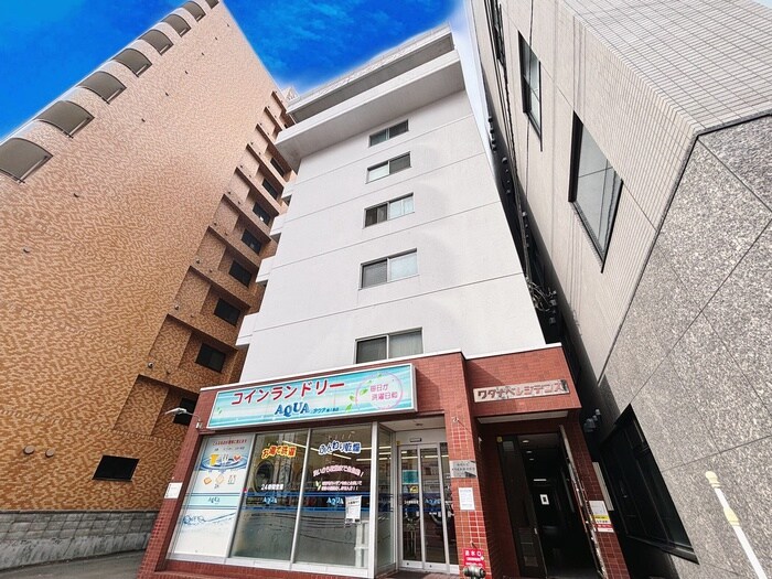 ワタナベレジデンスの物件外観写真