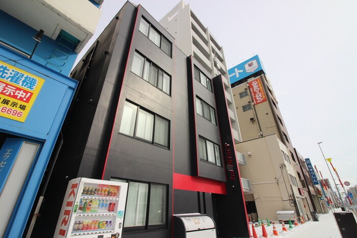 サードインパクトの物件外観写真