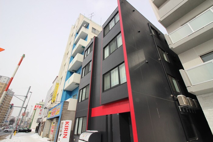 サードインパクトの物件外観写真