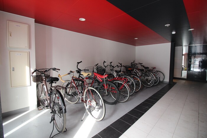 サードインパクトの物件外観写真