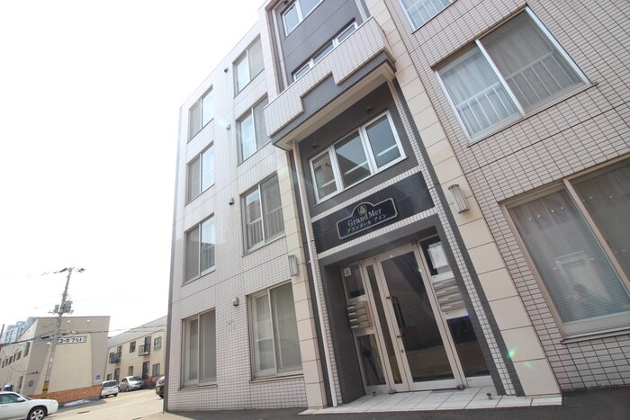 グランメ－ルアインの物件外観写真