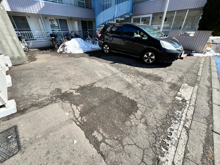 OMレジデンス宮の森の物件外観写真