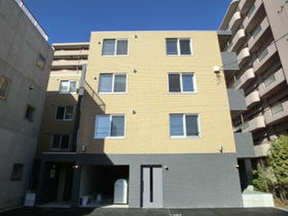 カレラ東札幌の物件外観写真