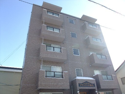 グランメ－ル麻生の物件外観写真