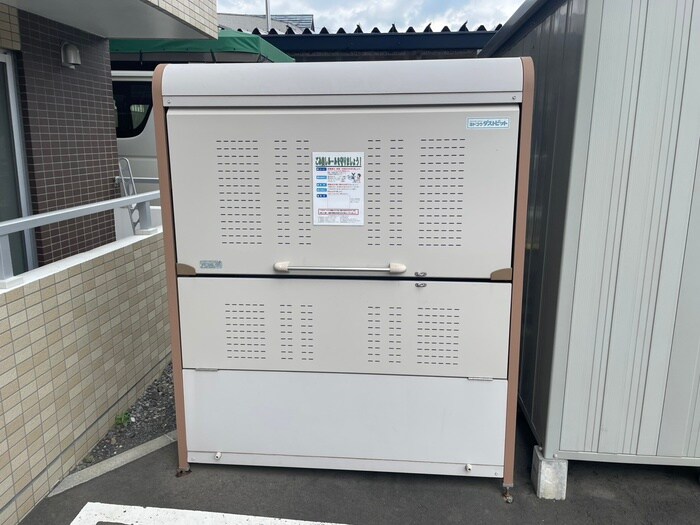 イーストムーン4・16の物件外観写真