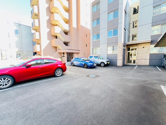 THE RESIDENCEの物件外観写真