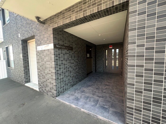 モルティーニ南郷の物件外観写真