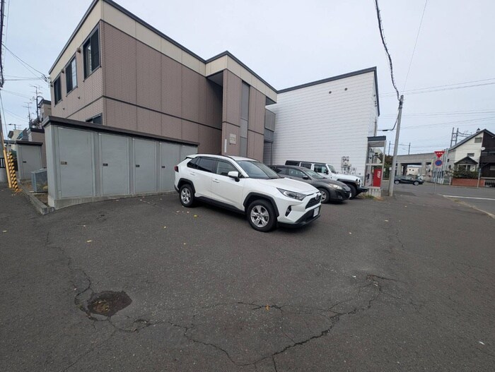 シャーメゾンリブレ八軒の物件外観写真