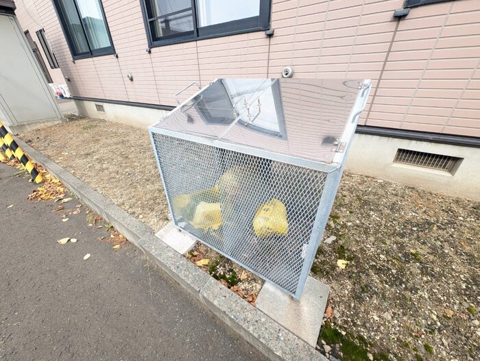 シャーメゾンリブレ八軒の物件外観写真