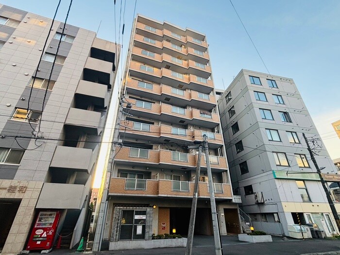 レフィ－ナ円山の物件外観写真