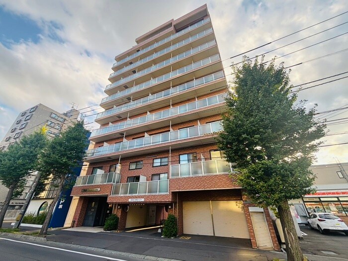 メ－プル北円山の物件外観写真