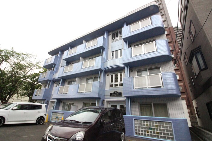 グランメ－ルパラダイスの物件外観写真