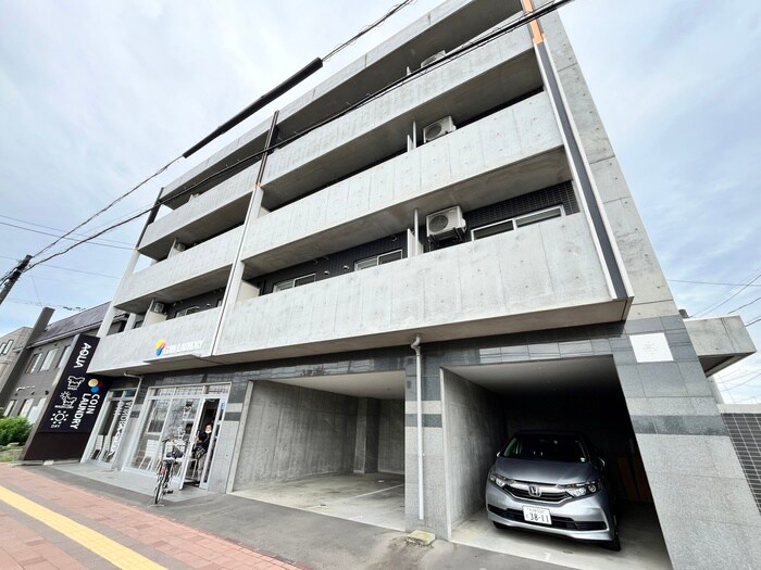 サンコート本郷通の物件外観写真