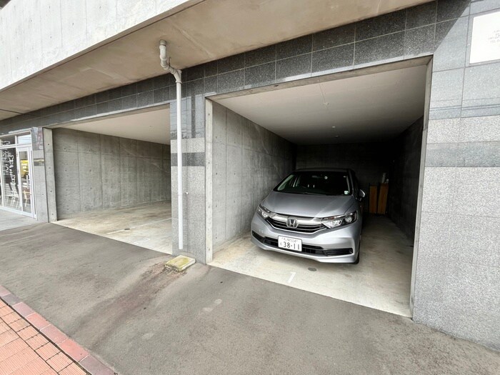 サンコート本郷通の物件外観写真