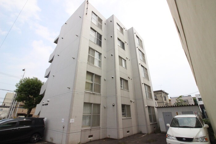 ア－バンクリスタルの物件外観写真