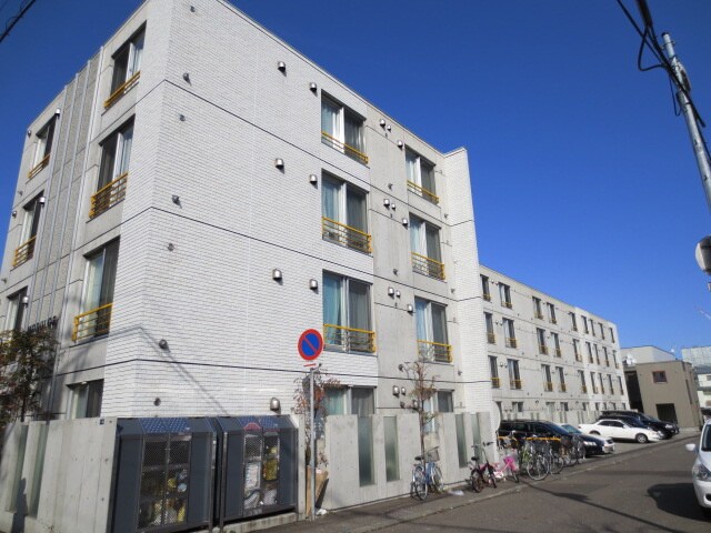 ファインブルーム学園前の物件外観写真