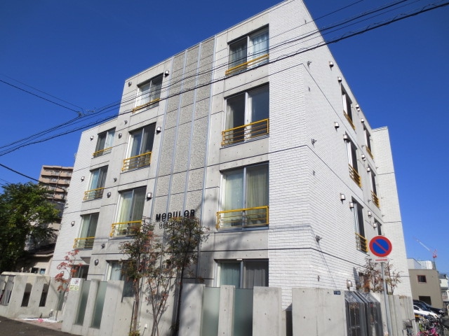 ファインブルーム学園前の物件外観写真