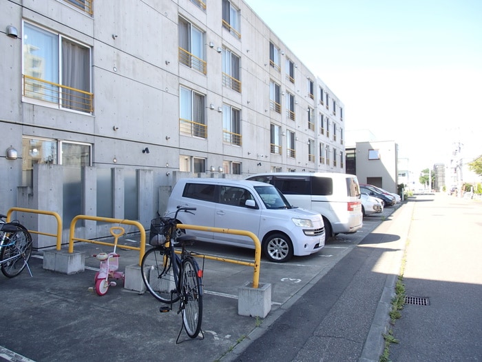 ファインブルーム学園前の物件外観写真