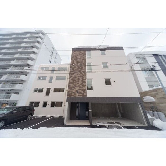 ブルーイング北7条の物件外観写真