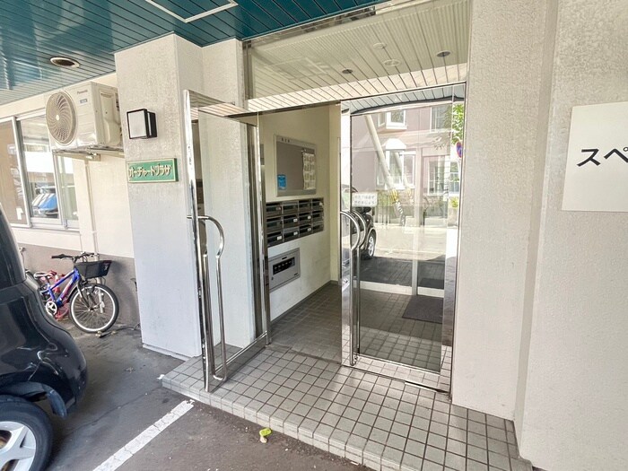 オ－チャ－ドプラザの物件外観写真