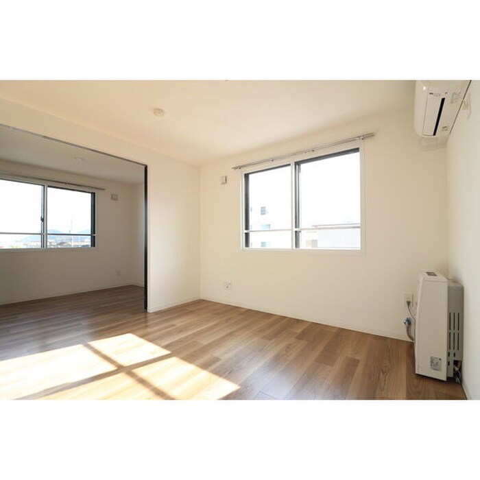 ﾍﾞﾙｺｰﾄ西野の物件内観写真