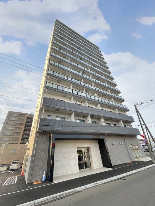 クリスタルガーデン栄町の物件外観写真