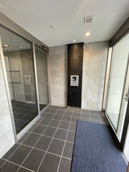 クリスタルガーデン栄町の物件外観写真