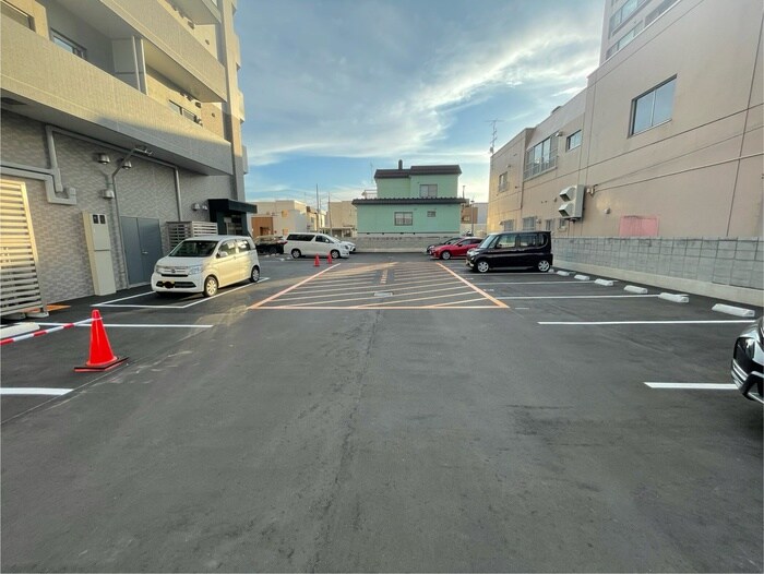 クリスタルガーデン栄町の物件外観写真