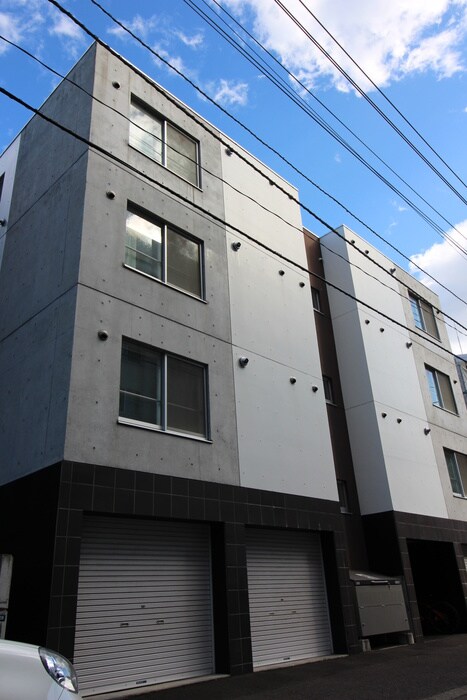 マリ－ノ南円山の物件外観写真