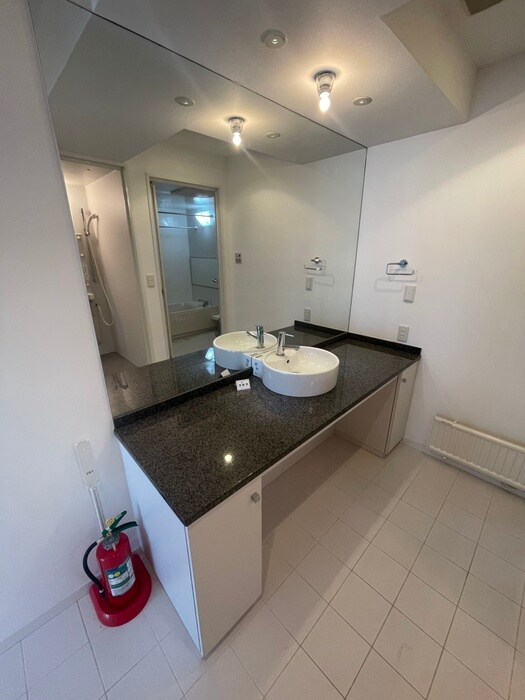 ＩＮＦＩＮＩＴＹの物件内観写真