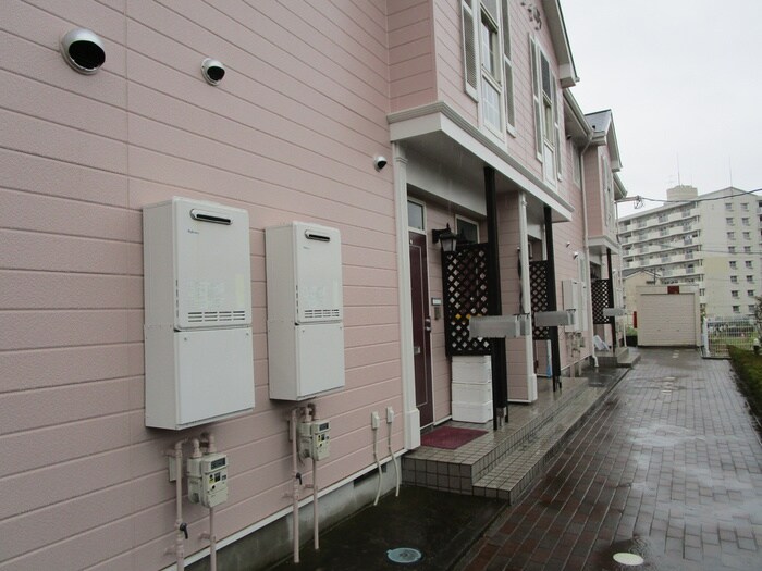 ファミーユヴィラの物件外観写真