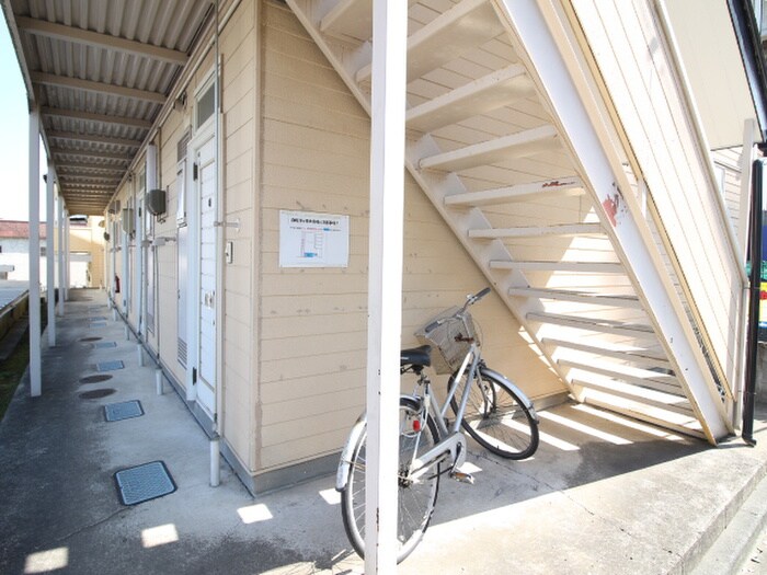 サンパレス元茶畑の物件外観写真