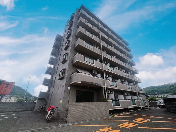 コンアモ－ルⅠの物件外観写真