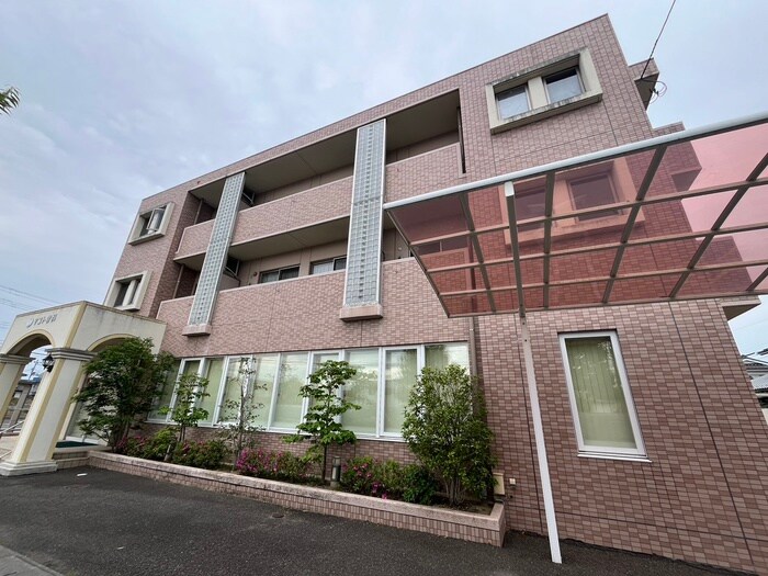 パセオプラシード弐番館の物件外観写真