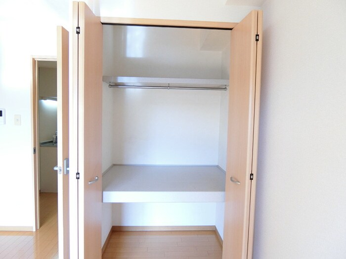 パセオプラシード弐番館の物件内観写真