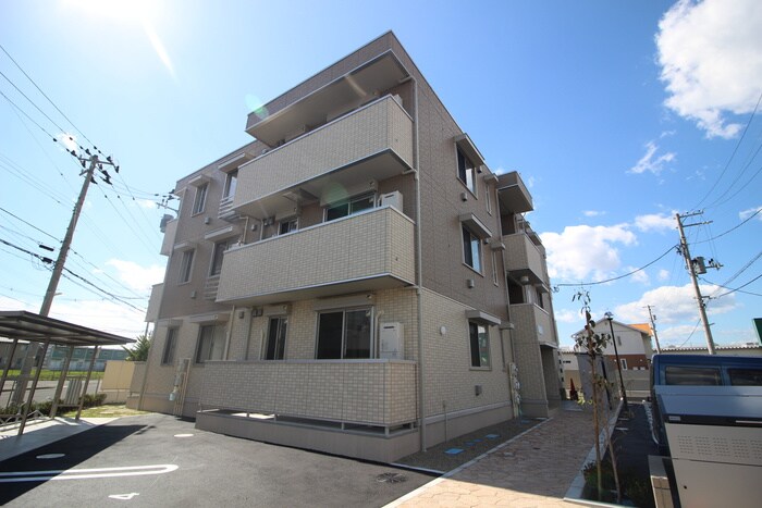 クレストコート岩切の物件外観写真