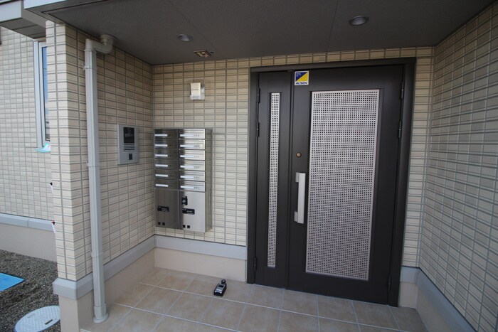 クレストコート岩切の物件外観写真