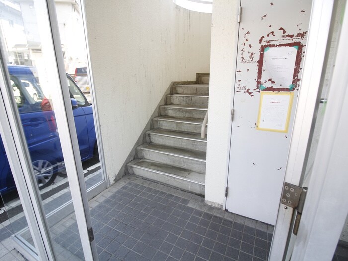 ロイヤルヒルズオガタの物件外観写真