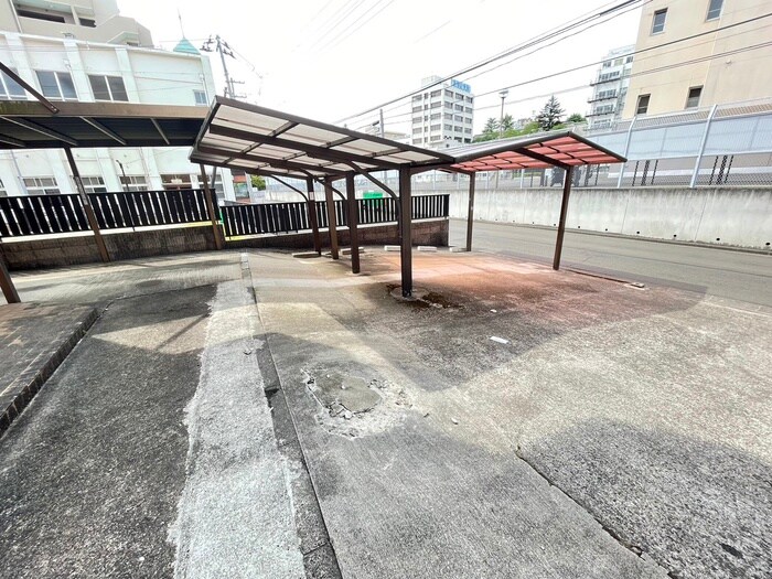 ISﾊｲﾂの物件外観写真